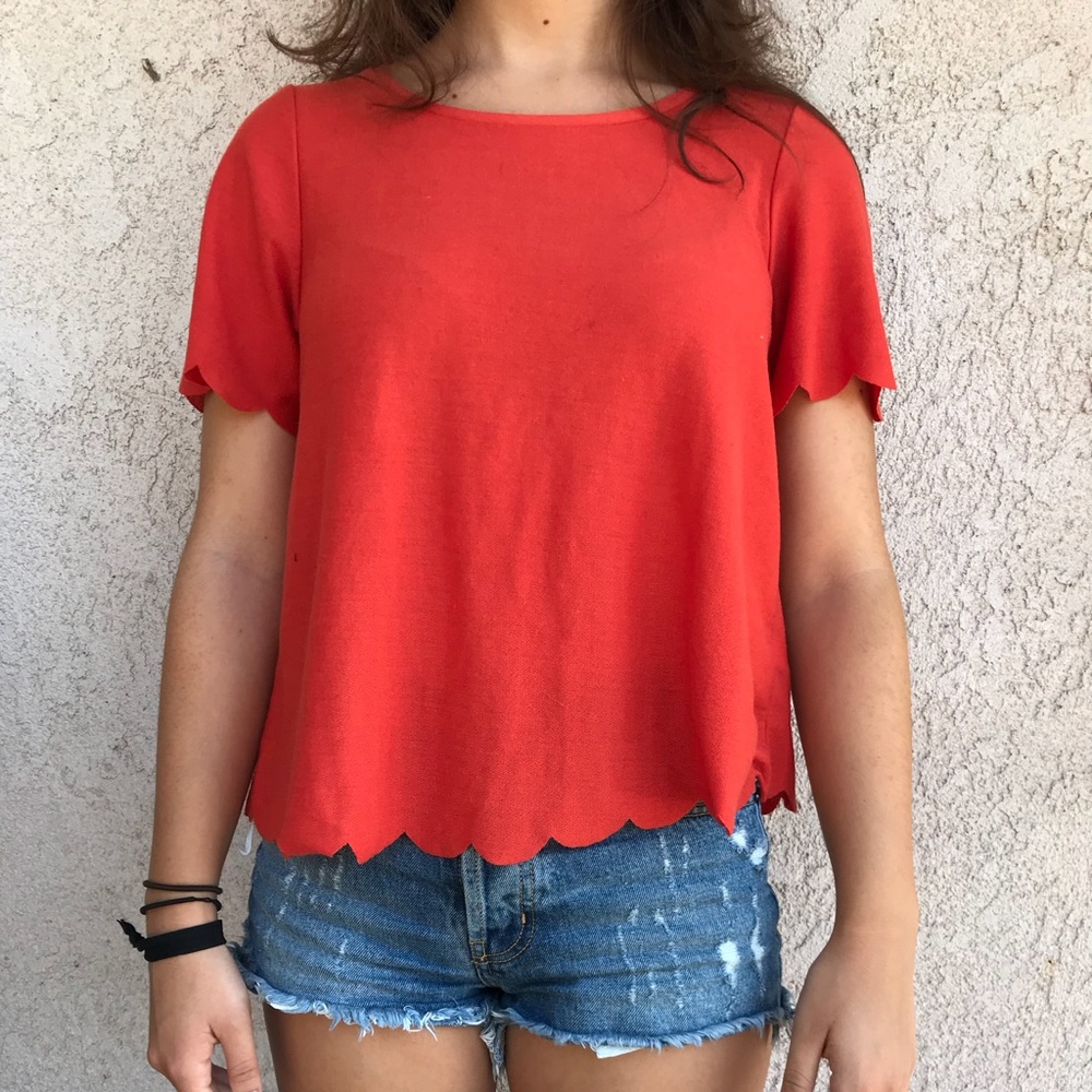 TOPSHOP Scallop Hem Tee